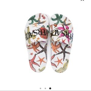 kid versace seashell slides